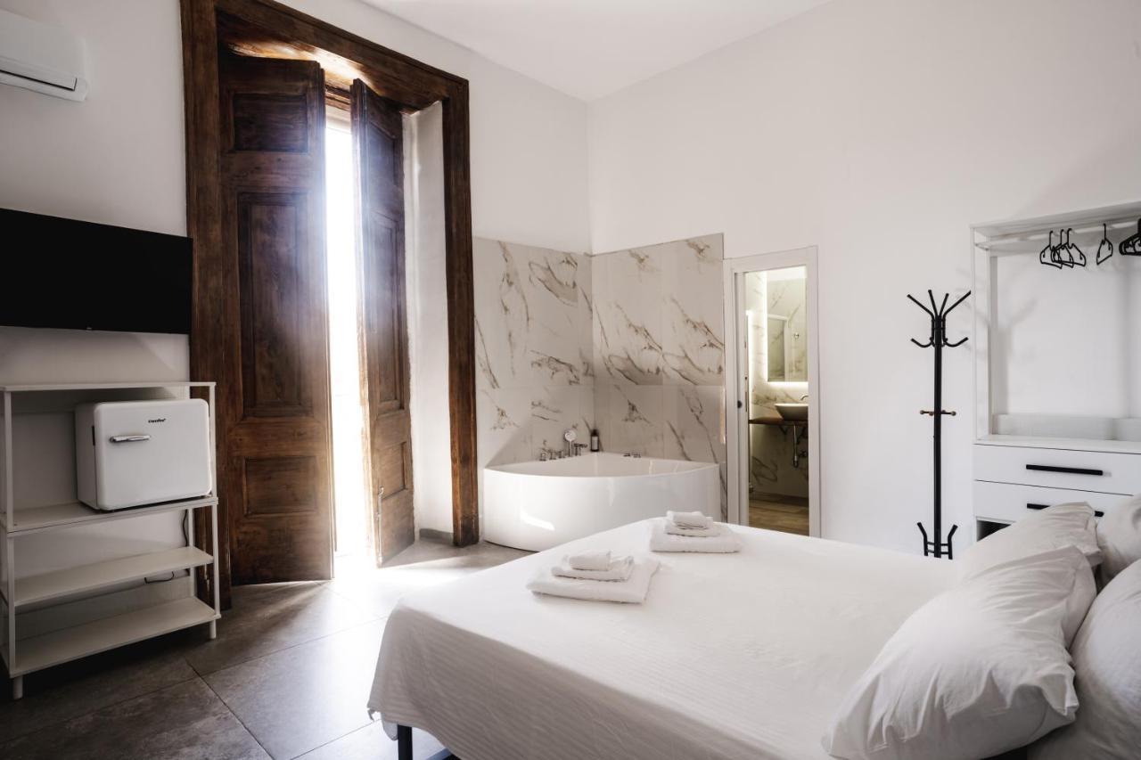 La Bella Vita Luxury Apartament And Travel Solution Napoli Ngoại thất bức ảnh
