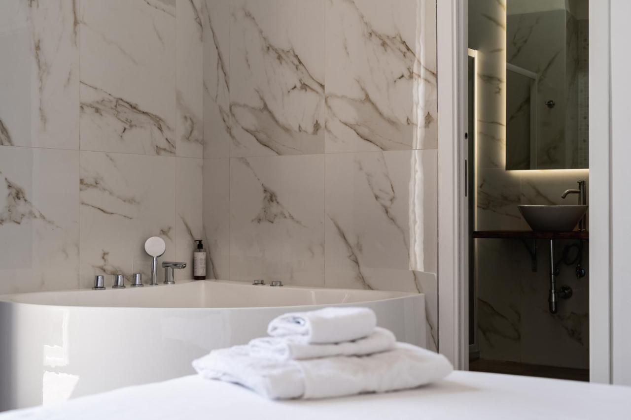 La Bella Vita Luxury Apartament And Travel Solution Napoli Ngoại thất bức ảnh