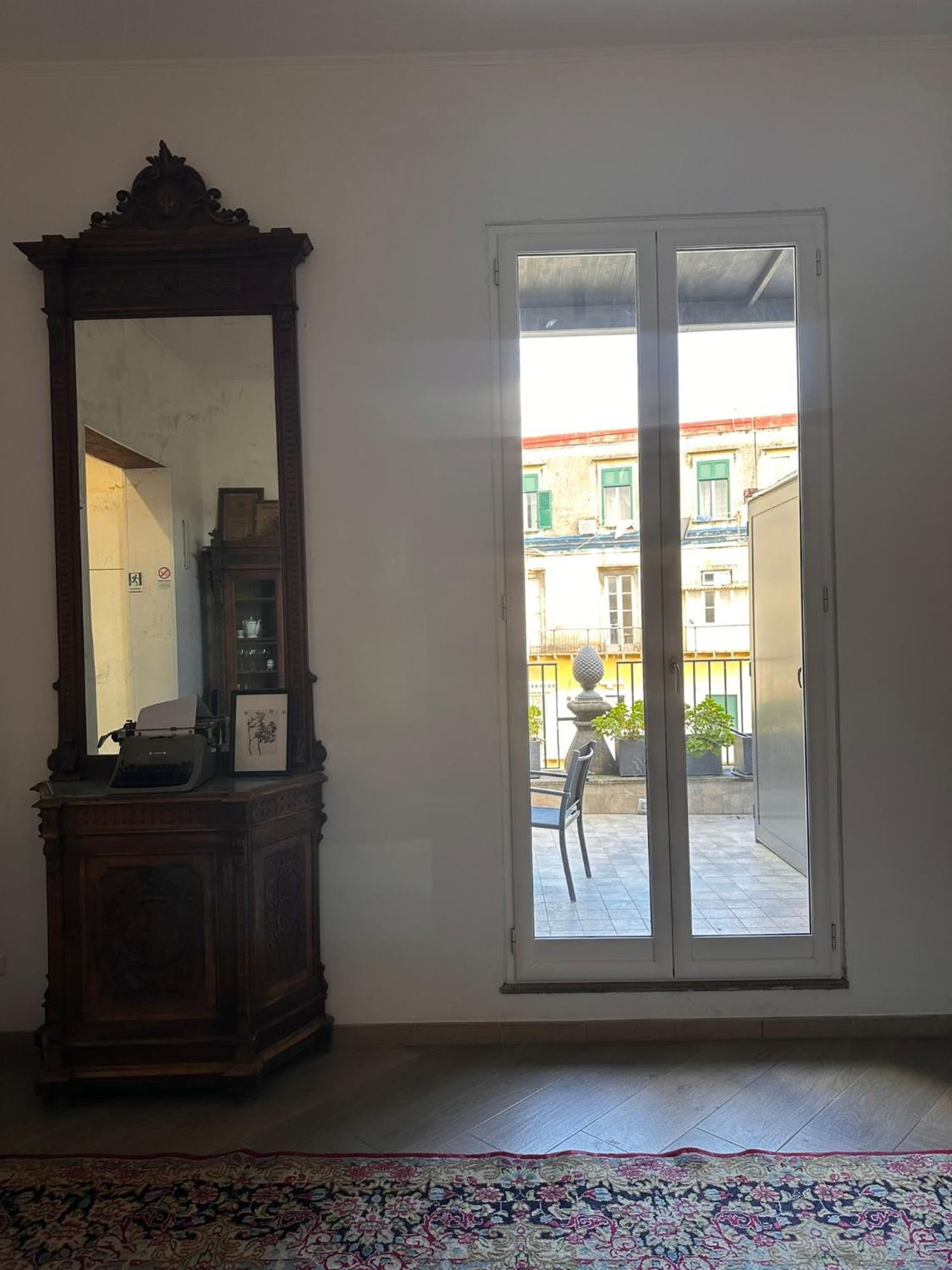La Bella Vita Luxury Apartament And Travel Solution Napoli Ngoại thất bức ảnh
